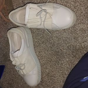 Svnty worn white sneakers sz 40